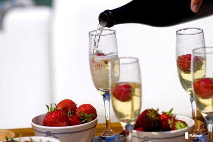 Центр Борисова остановка Автовокзал. Рядом  ПЕЧИ